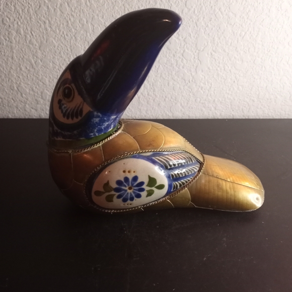 GORGEOUS Sergio Bustamante Mexican Ceramic & Brass 8" Toucan Figurine. - Picture 7 of 7